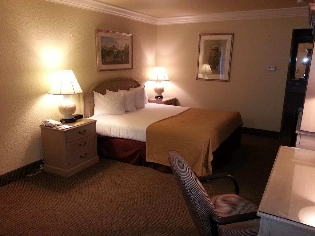 Quality Inn & Suites Vacaville Eksteriør billede